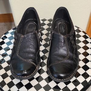 Clarks Woman's Black Leather Shoes Size 5